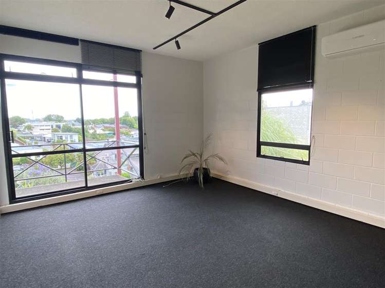 Unit 1 at 36 Thackeray Street Hamilton_1