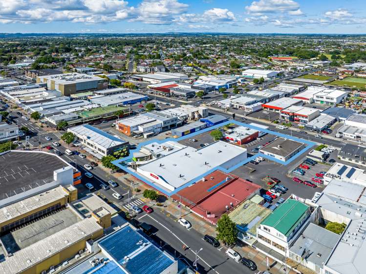 131, 135 Great South Road & 8 East Street Papakura_1