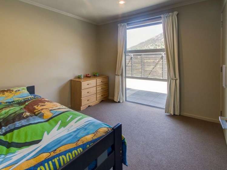 11 Hewson Crescent Lake Hawea_9