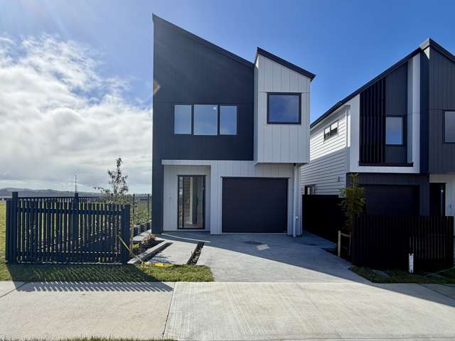 Contemporary Living Beside the Reserve