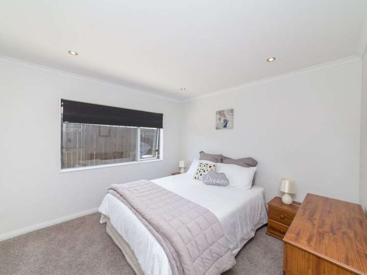 171 Pacific Drive Fitzherbert_18