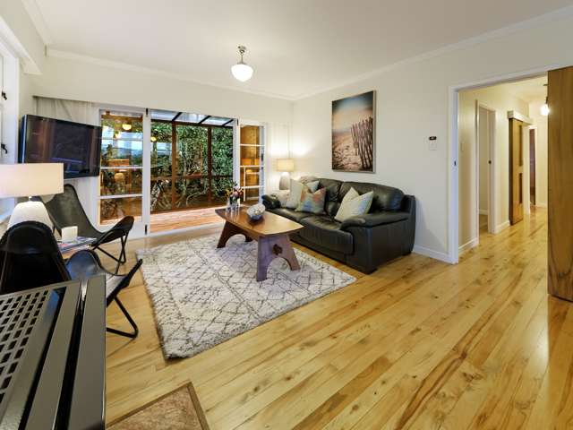 3 Ocean View Road Huia_4