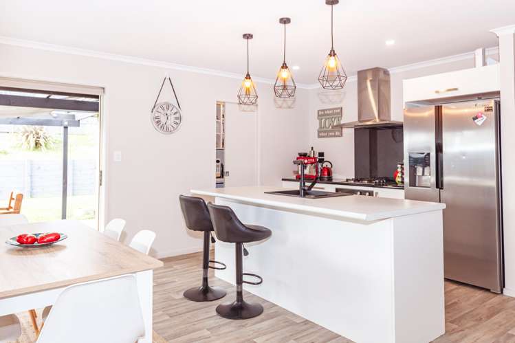 15 Magnolia Crescent Tawhero_7