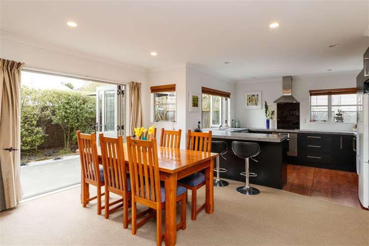 195b College Street West End_5