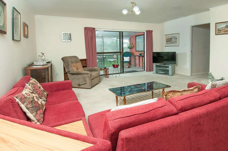 4a Vodanovich Road Te Atatu South_11