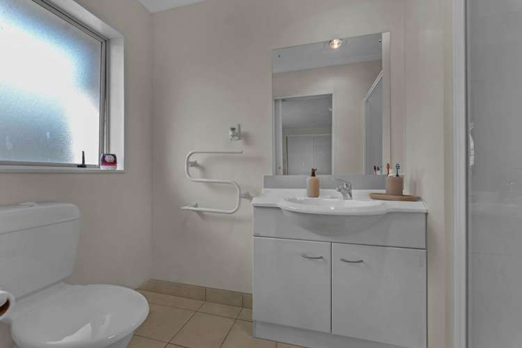 46 Medvale Avenue Flat Bush_20