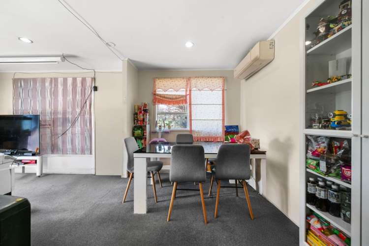 6 Theban Place Totara Vale_6