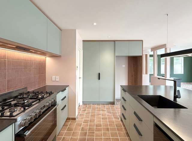 Charming & Private 3 Beds + Office in Northwood!