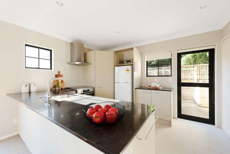 77 Woodhouse Avenue Karori_14