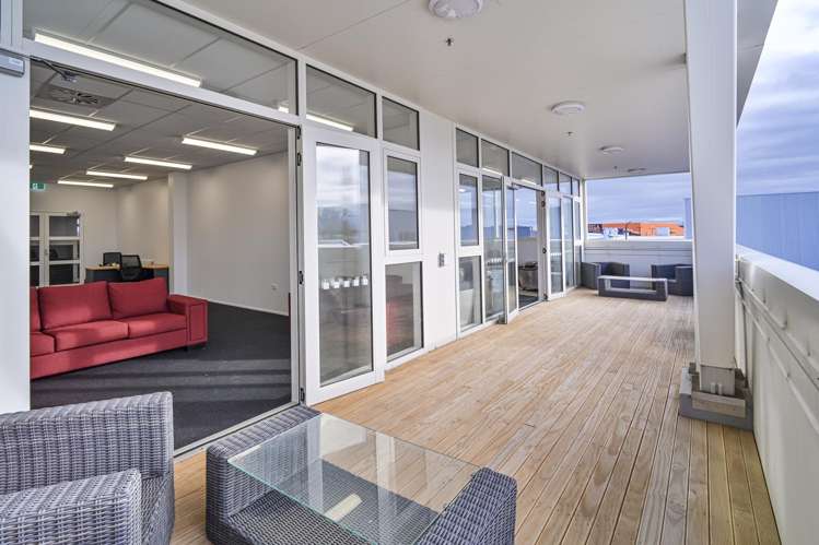 105 Ford Road Onekawa_1