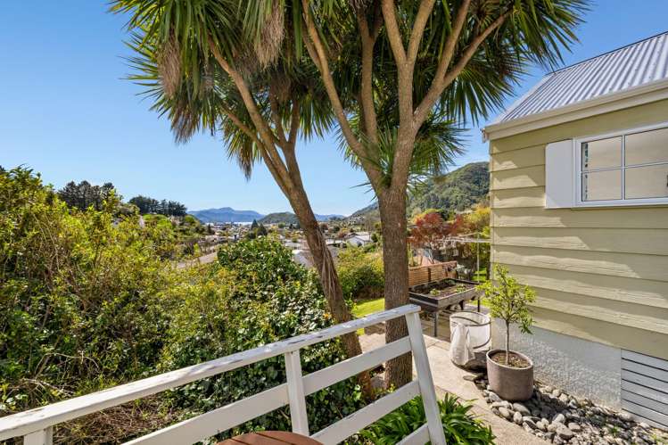 8 and 8a Angle Street Picton_15