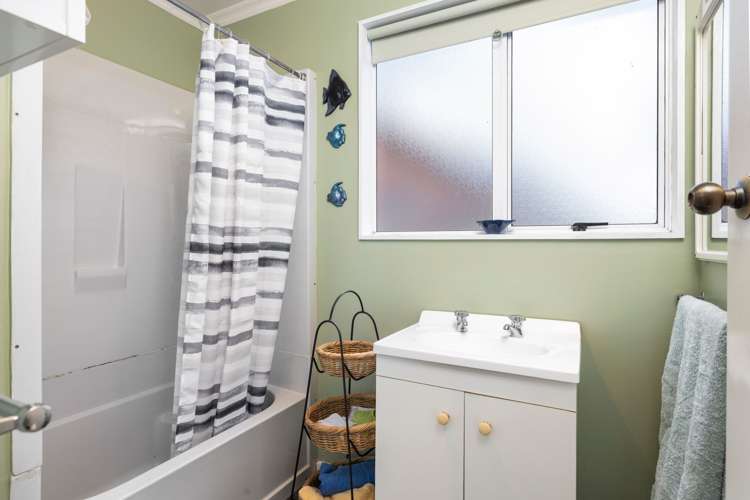 108 Lake Ferry Road Lake Ferry_11