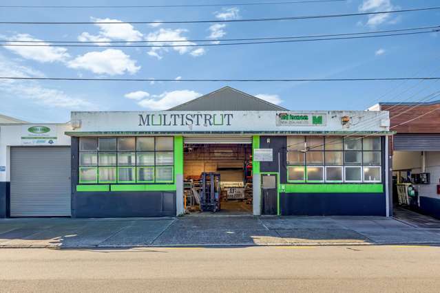 PETONE WAREHOUSE WITH TENANCY