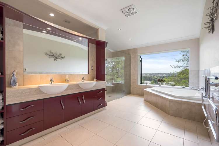 160 Lloyd Road Riverhead_9