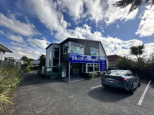 Well Positioned Office In Henderson
