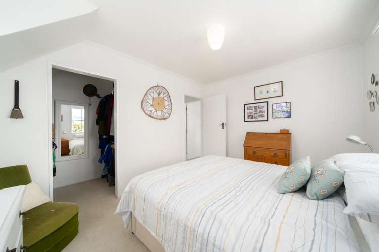 2 Newnham Court Tawa_11