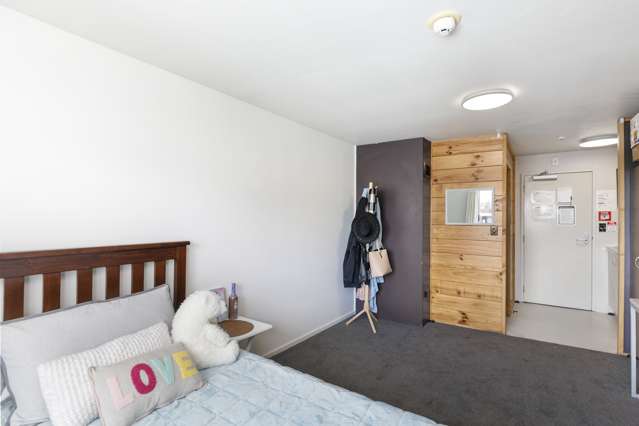 608/12 Martin Square Te Aro_1