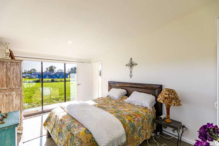 20 White Road Otane_12