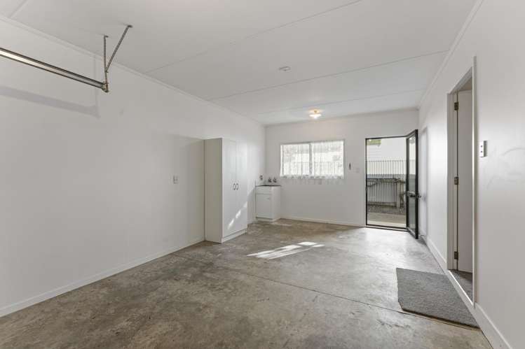 54 Russell Street Palmerston North Central_16