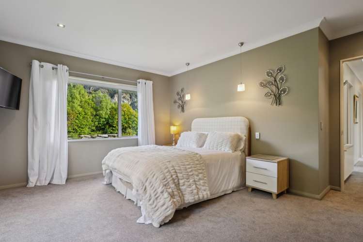 1153 Aubrey Road Wanaka_13