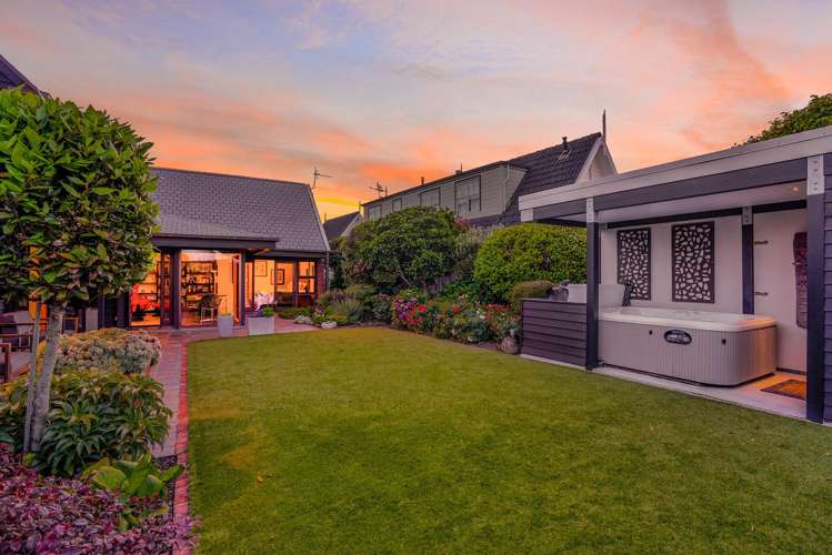 81 Queens Grove Hutt Central_2