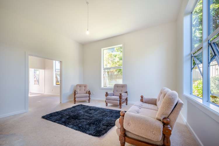 55 Beach Road Akaroa_16