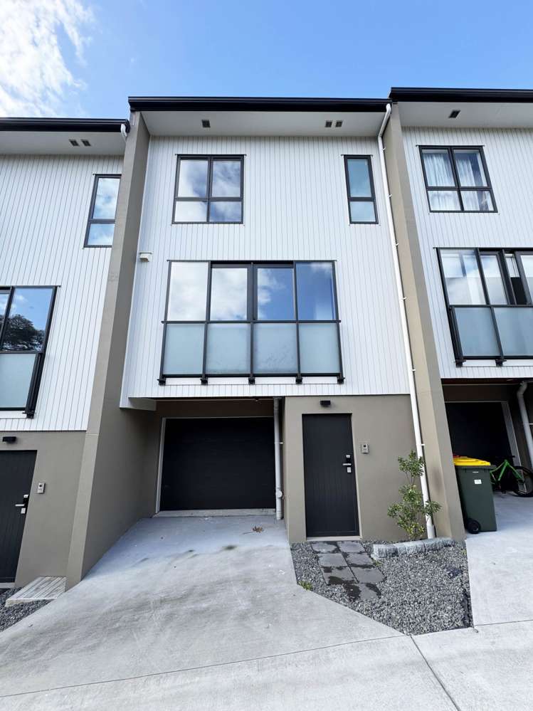 3/20 Penzance Road_3
