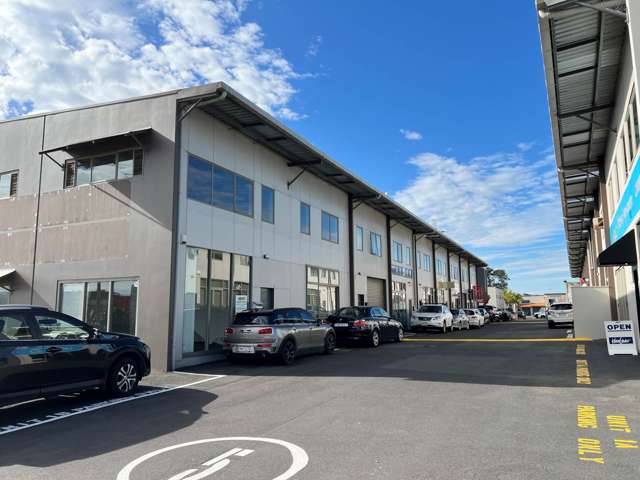 Unit B1/169 Harris Road East Tamaki_1