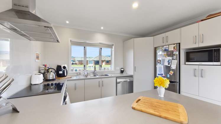 27 Carroll Place Owhata_6