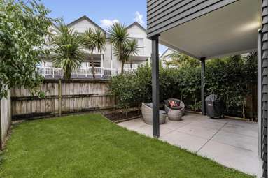 28/27 Powell Street_1