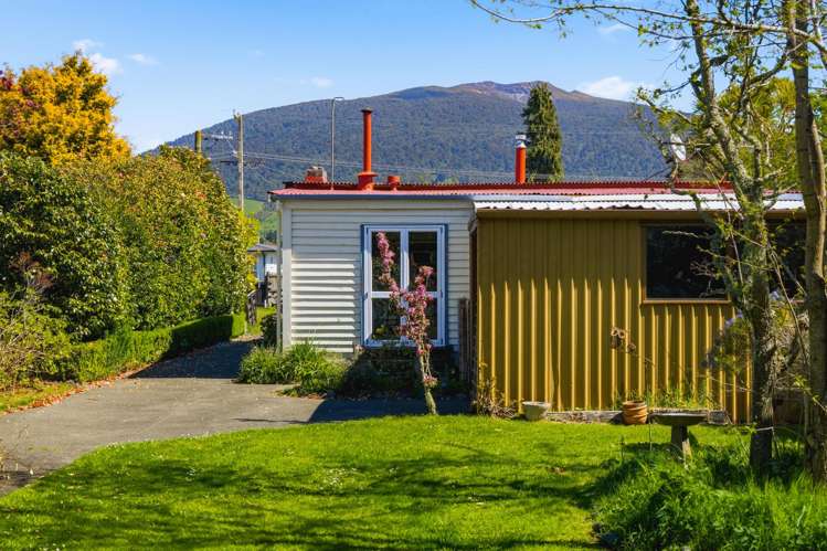30 Tongariro Road Turangi_19