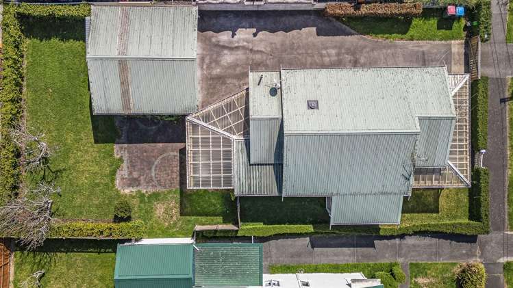 10 Joan Street Point Chevalier_7