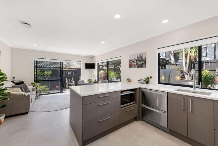 43 Newbliss Crescent East Tamaki Heights_14