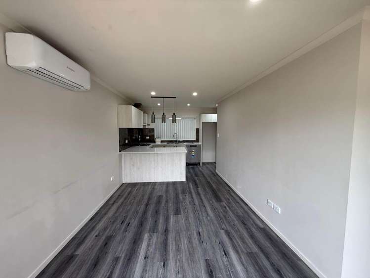 2/55 Swaffield Road Papatoetoe_3