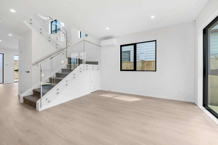 2/7 Edgar Pearce Place Howick_4