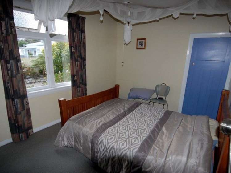 1 Waverley Street Karamea_8