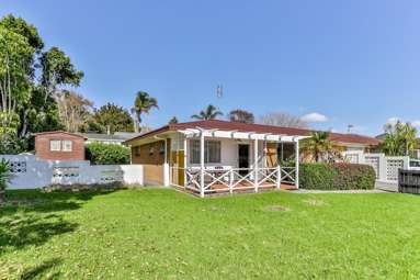 2/5 Vivian Wilson Drive_1