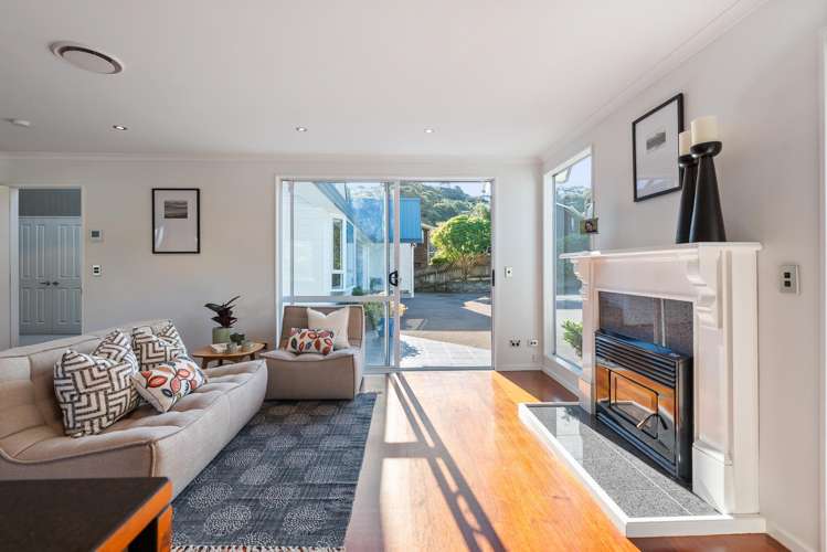 69 Thatcher Crescent Crofton Downs_3