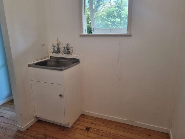 33 Deerness Crescent Algies Bay_16