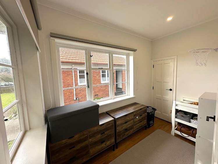 260 College Street West End_5