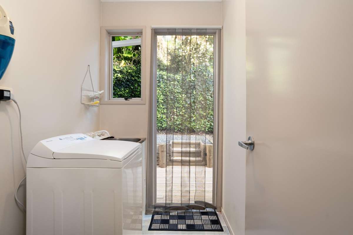 7 Fergusson Way_5