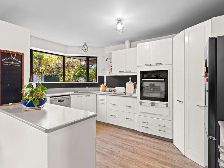 3 Falcon Drive Allenton_6