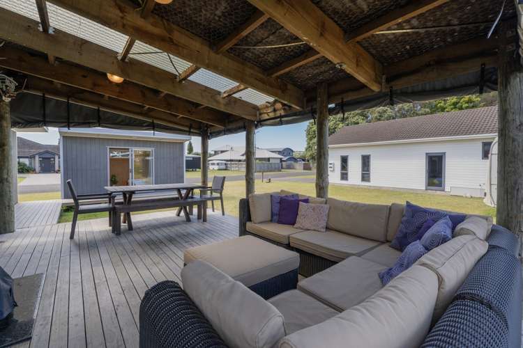 13 Motukorure Parade Cooks Beach_5