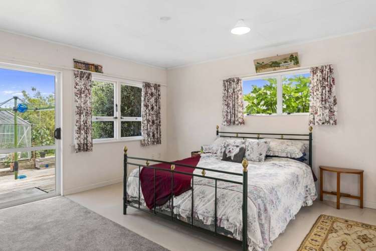 12 Neale Avenue Stoke_7