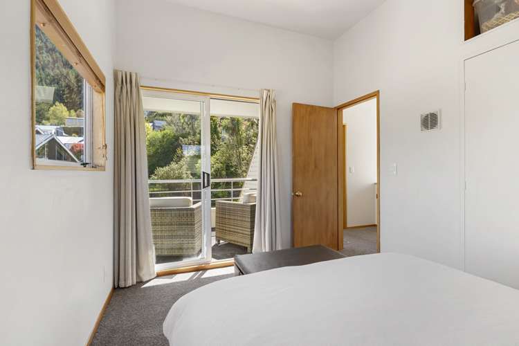 18 Williams Street Fernhill/Sunshine Bay_13