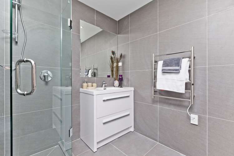 8 Kiwa Crescent Gulf Harbour_12