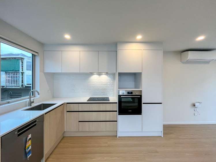 6/9 Aeroview Drive 1603_2