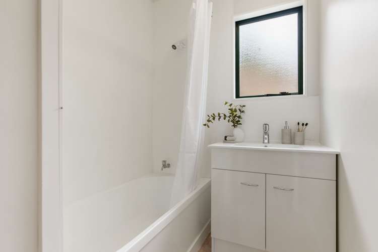 85d Fairclough Road Beach Haven_11