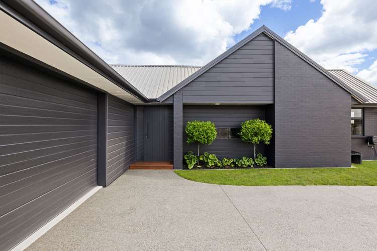 14 Artistic Avenue Leamington_25