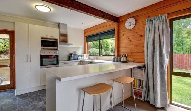 15 Lochy Road Fernhill/Sunshine Bay_1